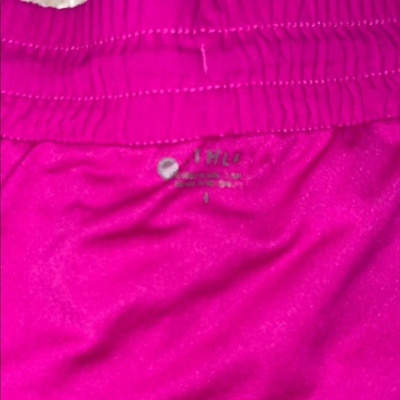 Athleta Mesh Racer Run Mid Rise 4" Short - Picture 5 of 5